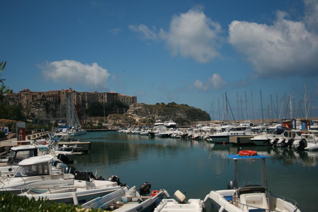 Appartamenti Porta Antica Di トロペーア 部屋 写真