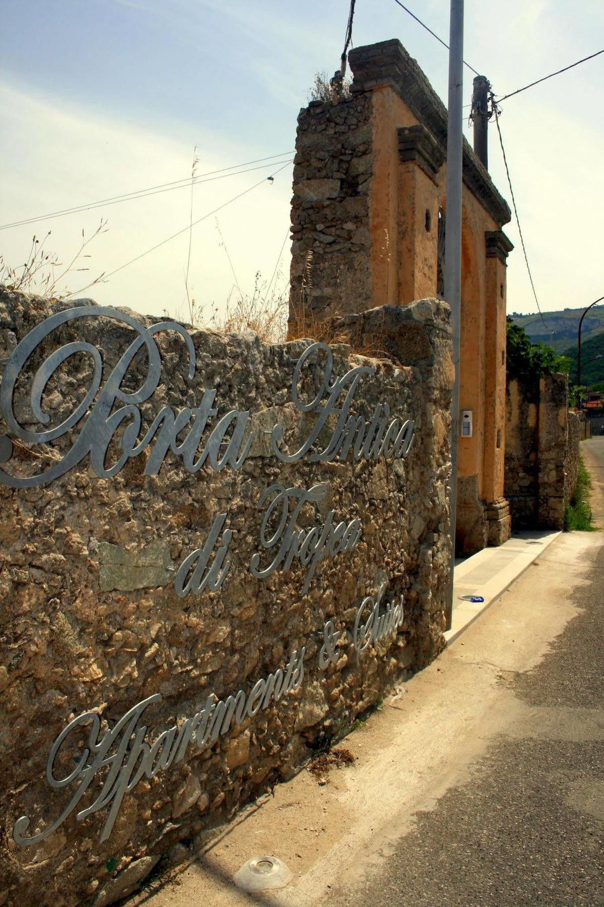 Appartamenti Porta Antica Di トロペーア エクステリア 写真