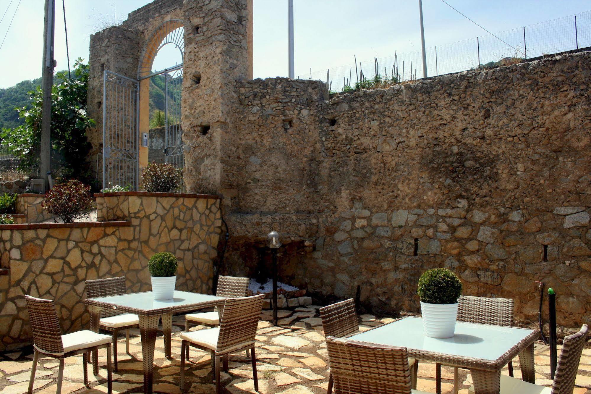 Appartamenti Porta Antica Di トロペーア エクステリア 写真